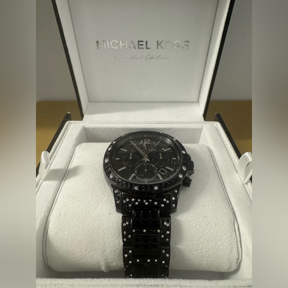 Michael Kors Limited-Edition Oversized Sage Pavé Black -Tone Watch